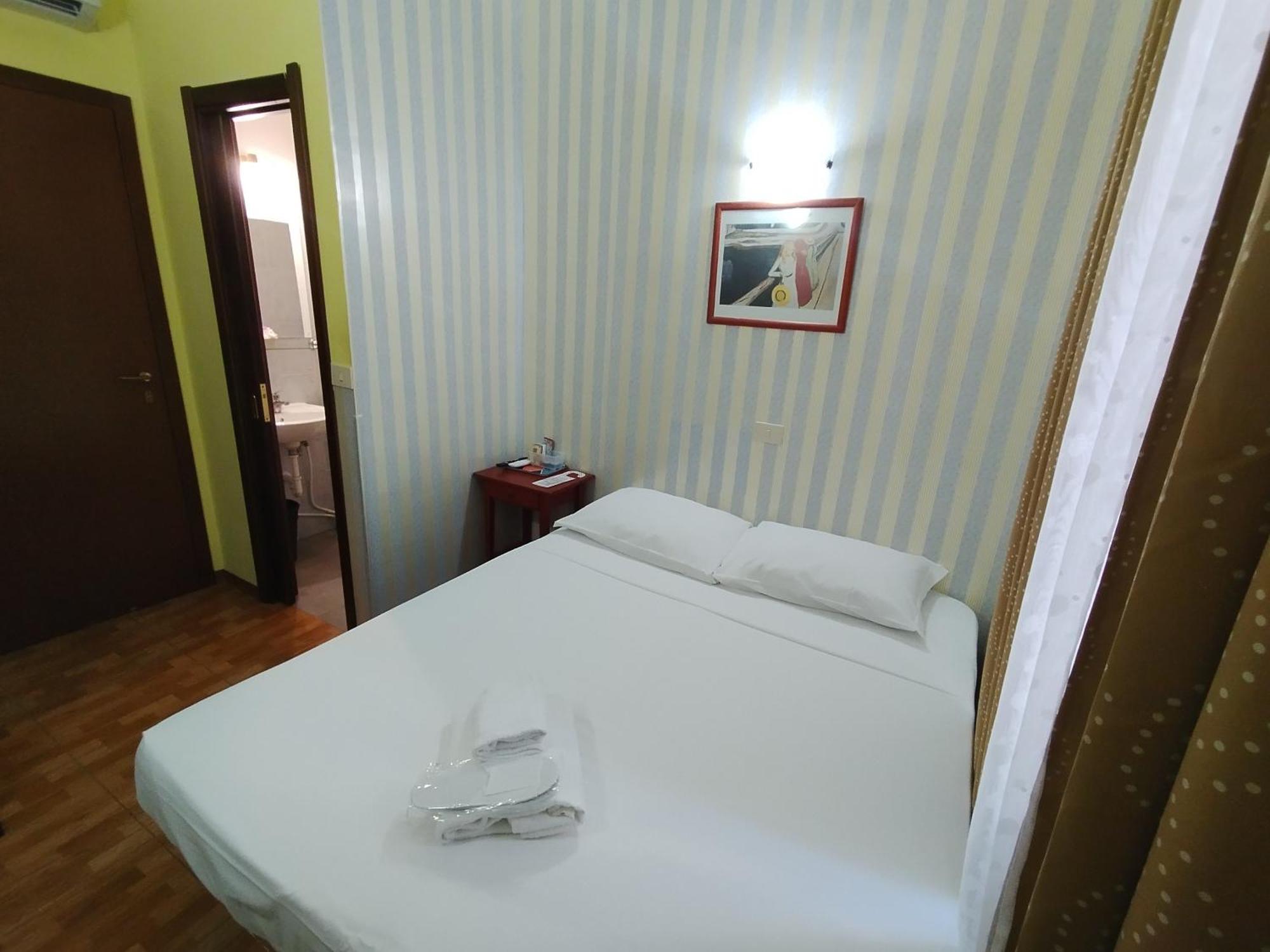 רומא Booking Inn Settembre 95 חדר תמונה